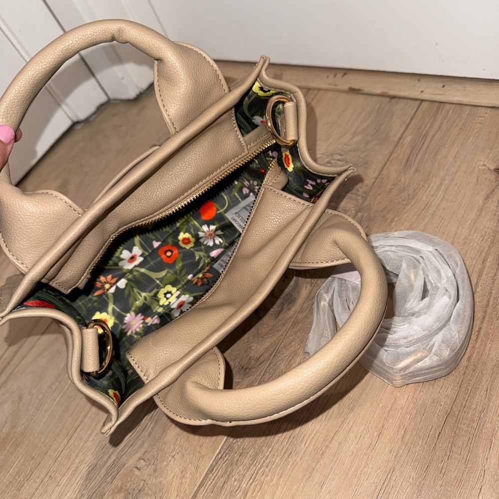 Vegan Leather Tote in Beige - Picture 5 of 6